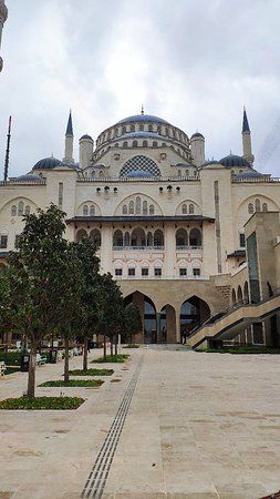 Büyük Çamlıca Camii